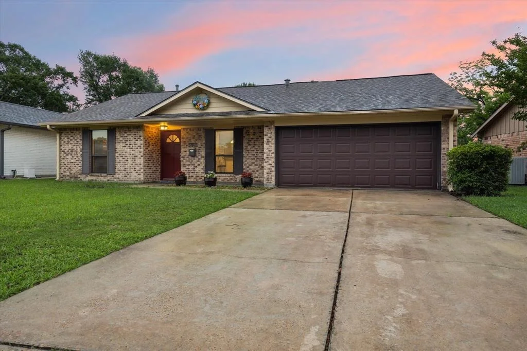 Photo of 5911 Hewitt Drive