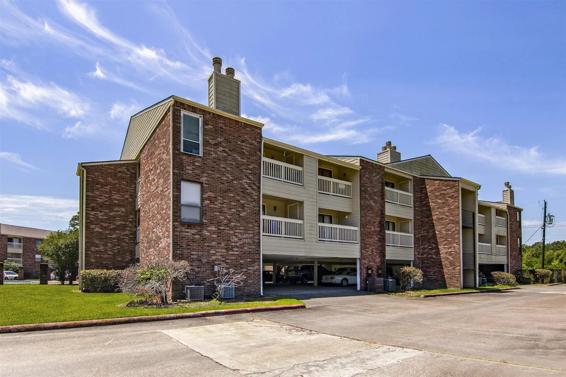 Photo of Unit 280B at 2501 Gulf Freeway