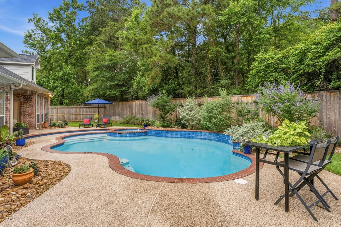 Photo of 130 E Fairbranch Circle