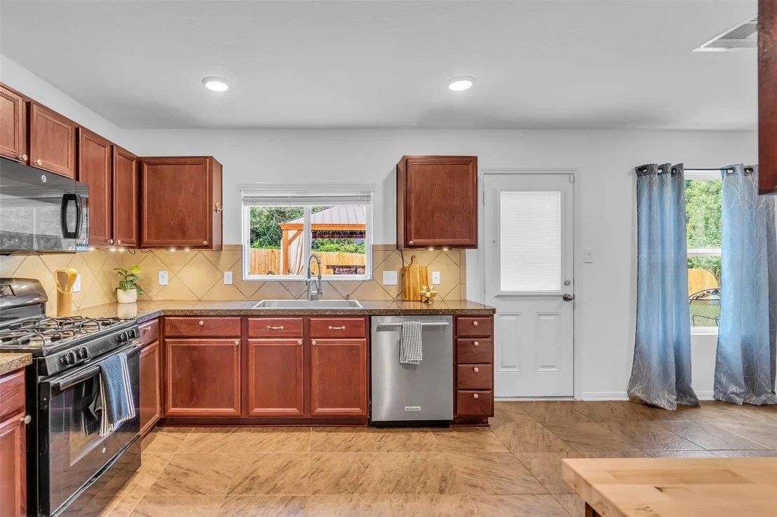 Photo of 16718 Warbler Drive