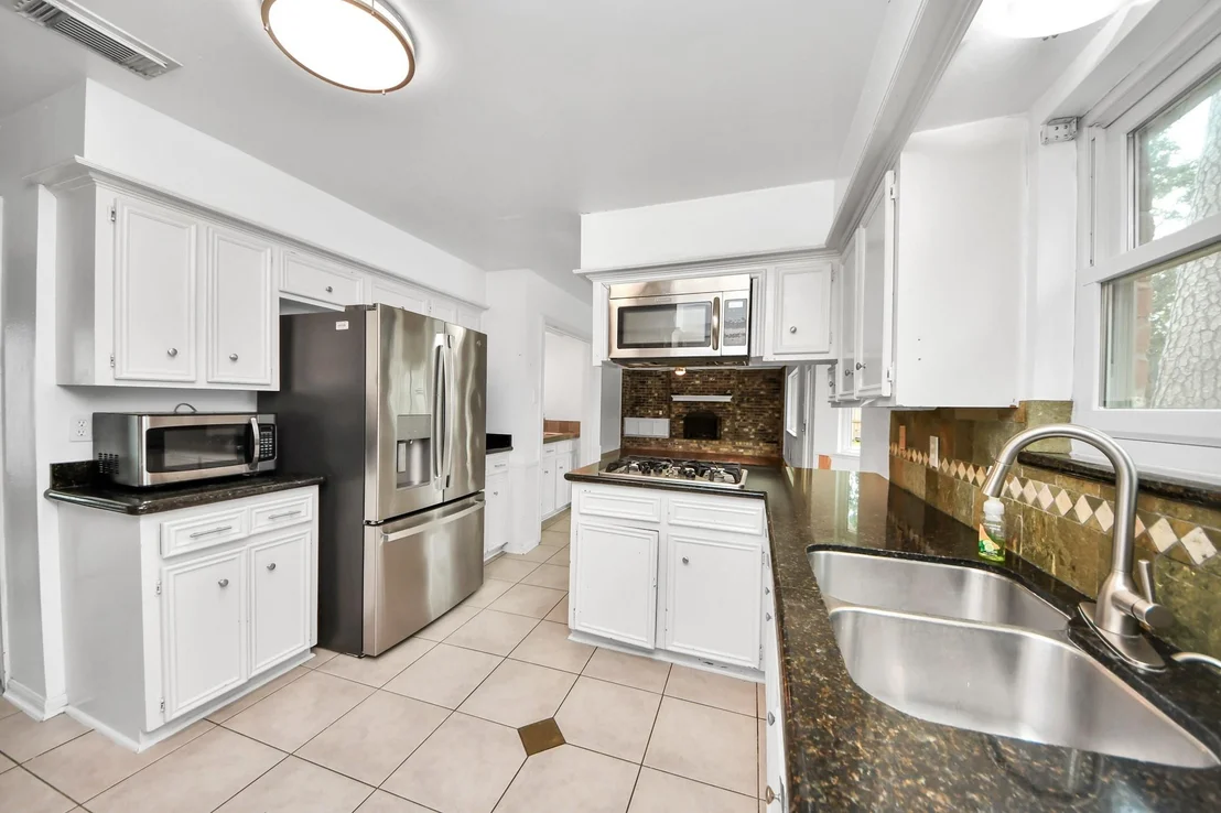 Photo of 5807 Foresthaven Drive