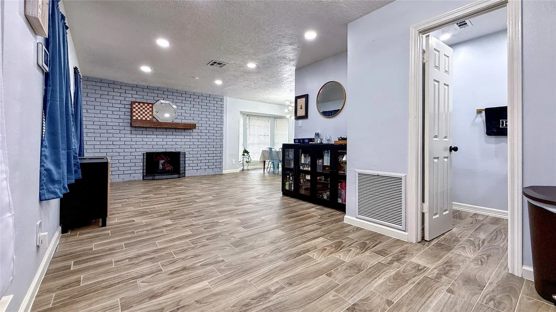 Photo of 7531 Antoine Drive