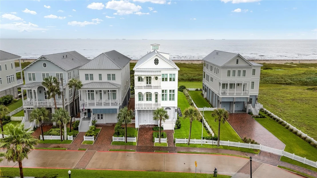 Photo of 2425 E Seaside Drive