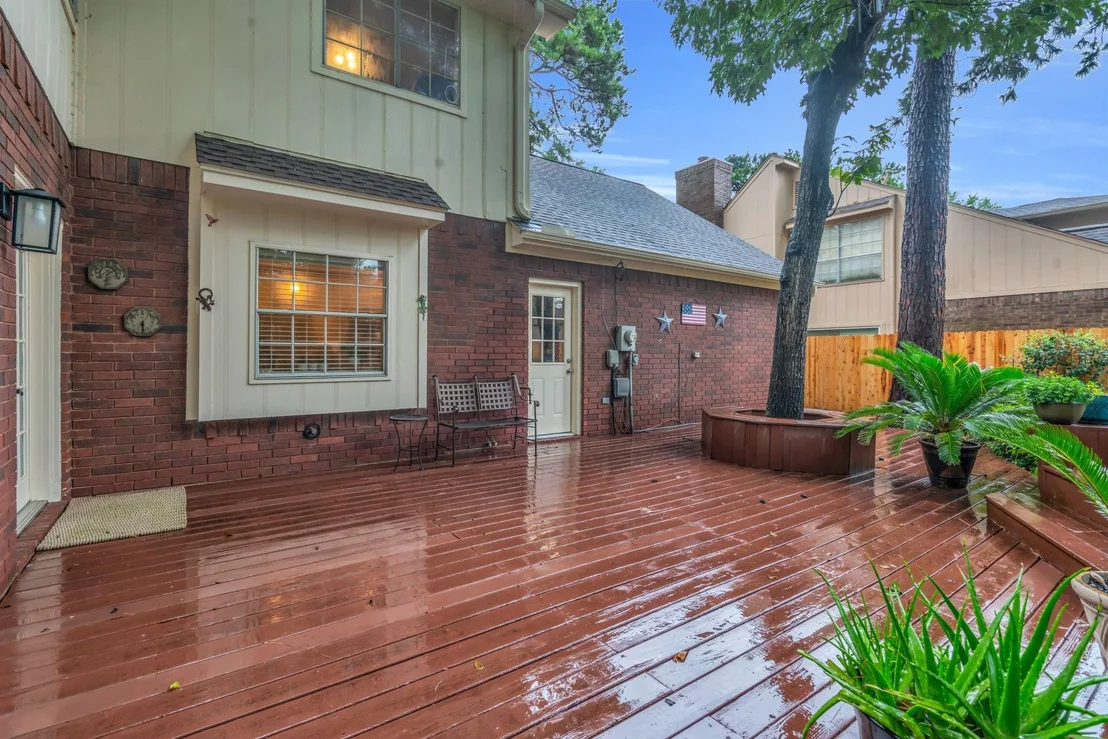 Photo of 16318 Avenplace Road