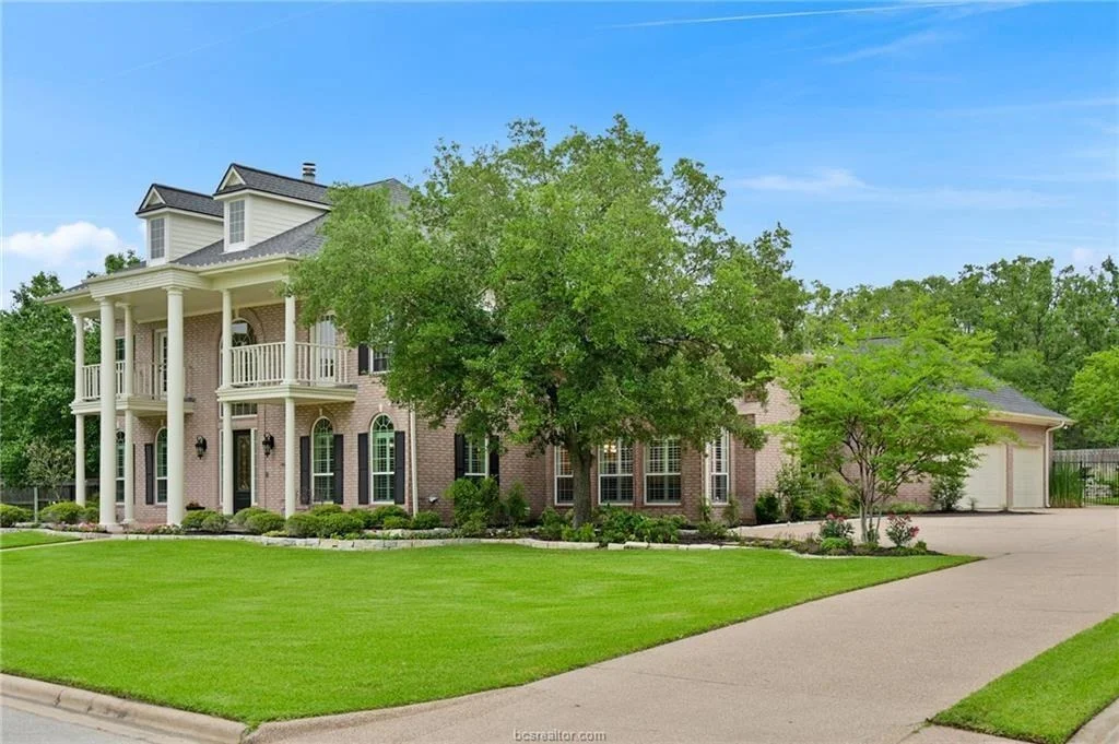 Photo of 4304 Hyde Park Lane