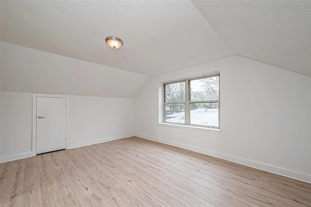 Photo of 9538 Meadowcroft Drive