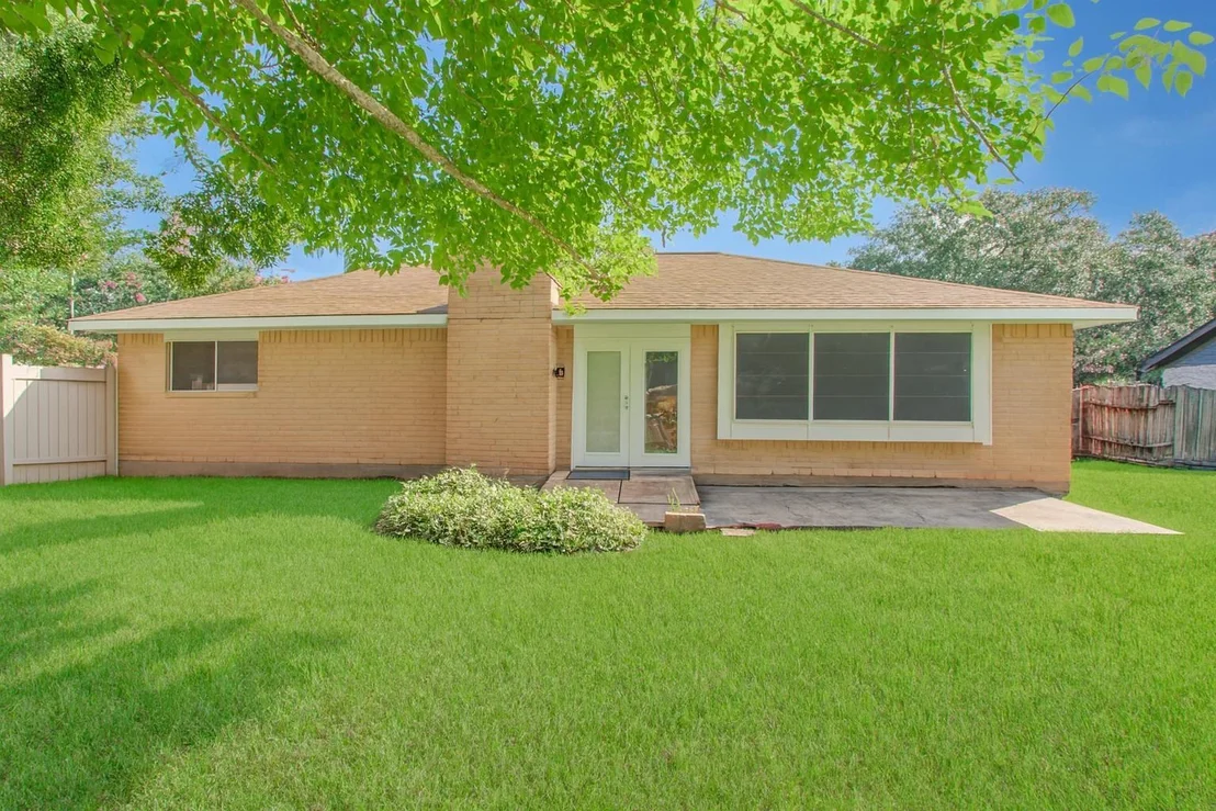 Photo of 7902 White Swan Drive