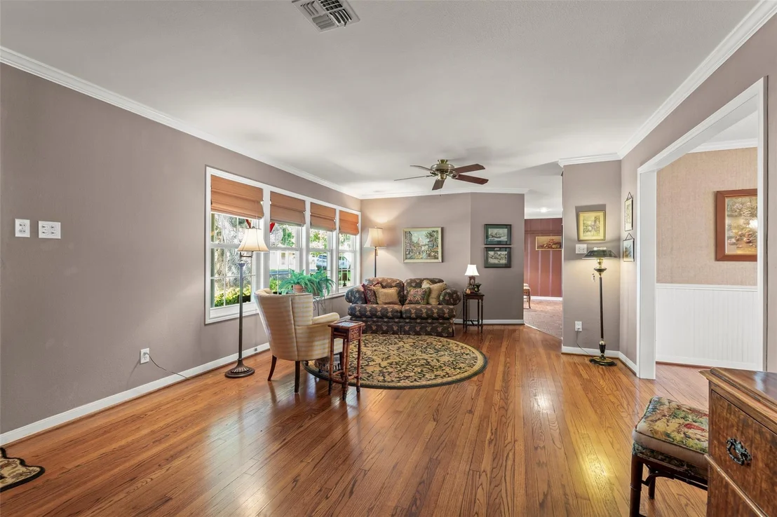 Photo of 815 Merry Lane