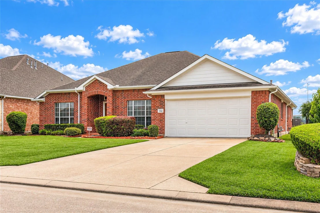 Photo of 7727 Heron Lakes Drive