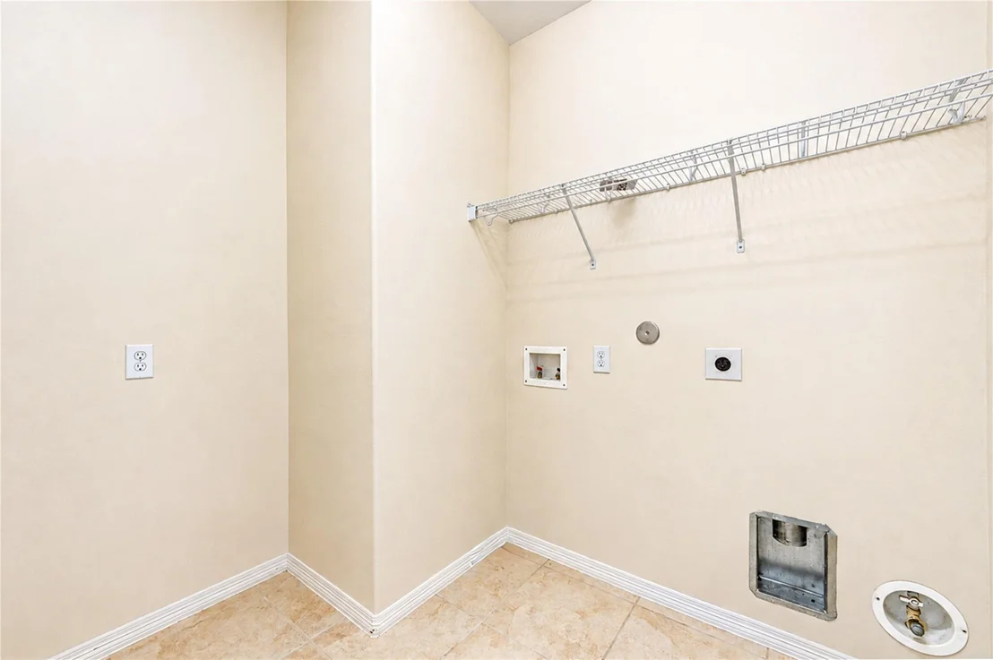 Photo of 2844 Torano
