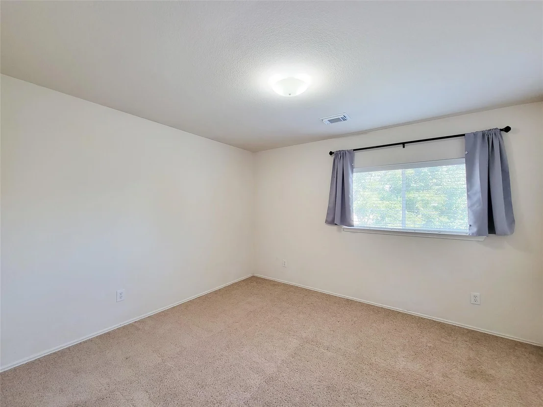 Photo of 5746 Roehampton Court