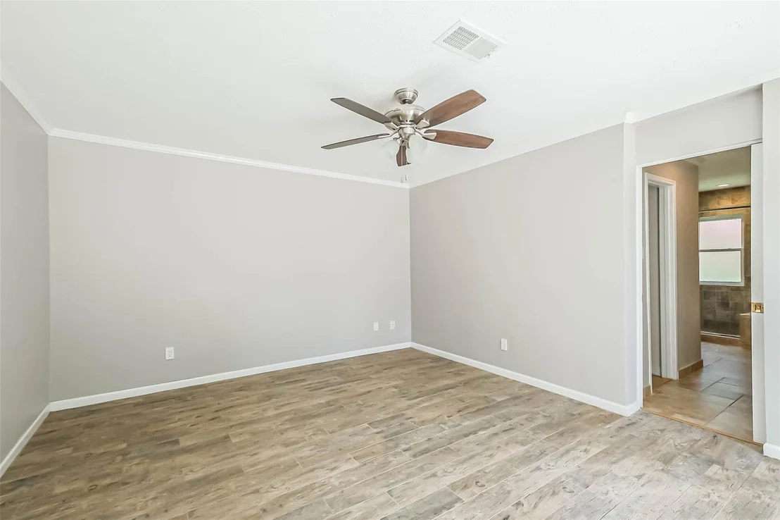 Photo of 11931 Riverview Drive