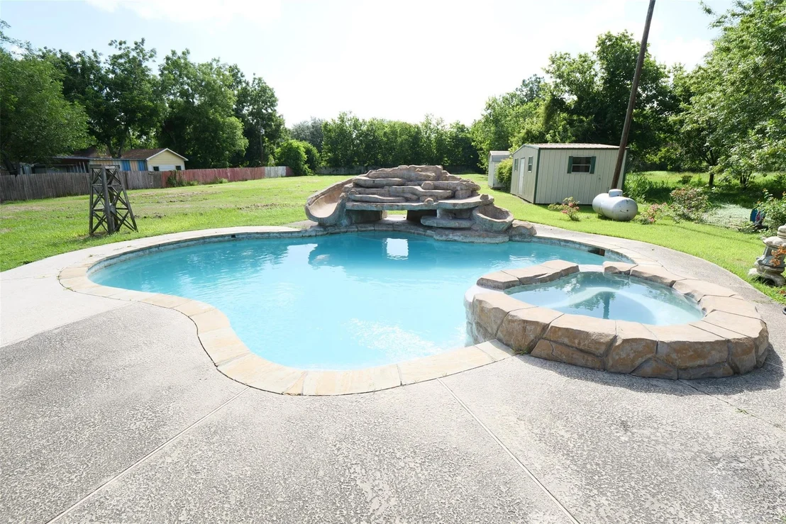 Photo of 9993 County Road 405