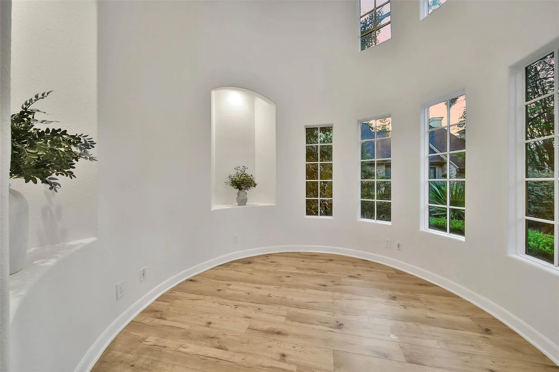 Photo of 1302 Avon Way