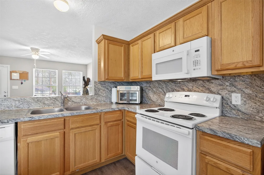 Photo of 3940 Frontier Road