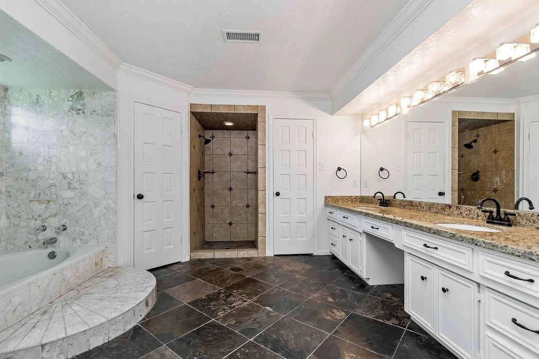Photo of 5511 Greentree Drive Drive