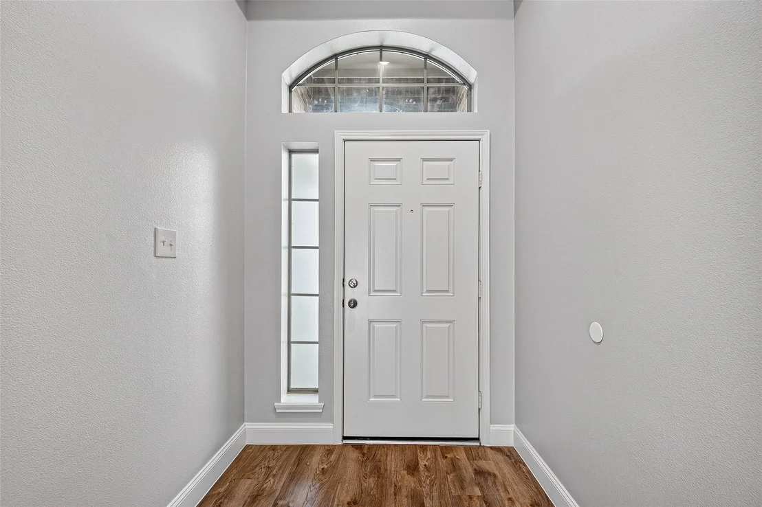 Photo of 5606 Walnut Glen Lane