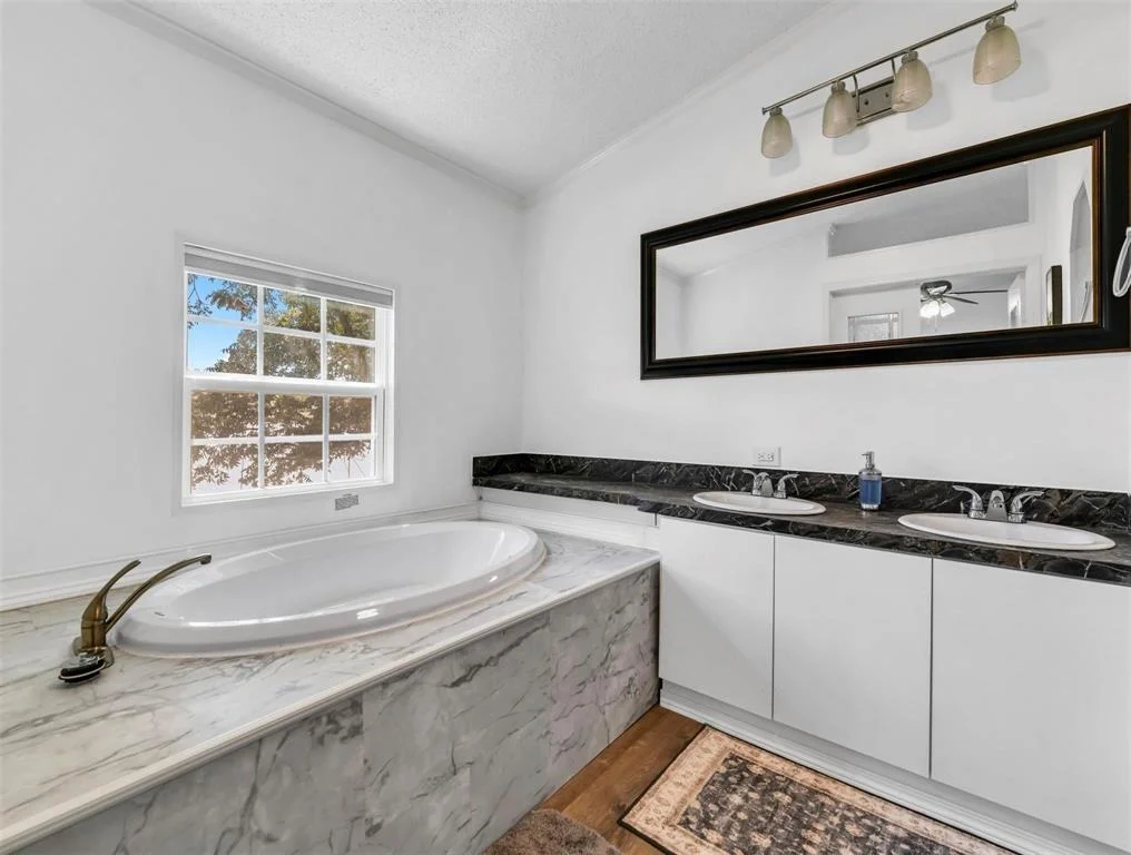 Photo of 336 River Oaks Drive