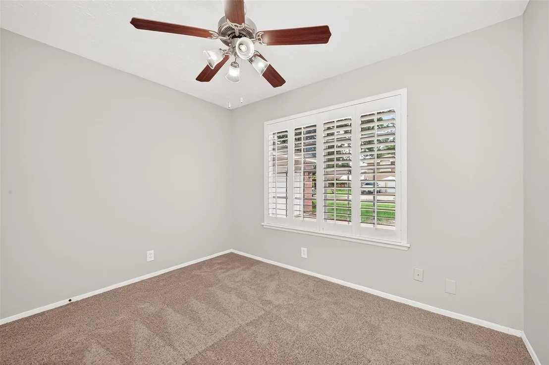 Photo of 18611 Spinney Lane Drive