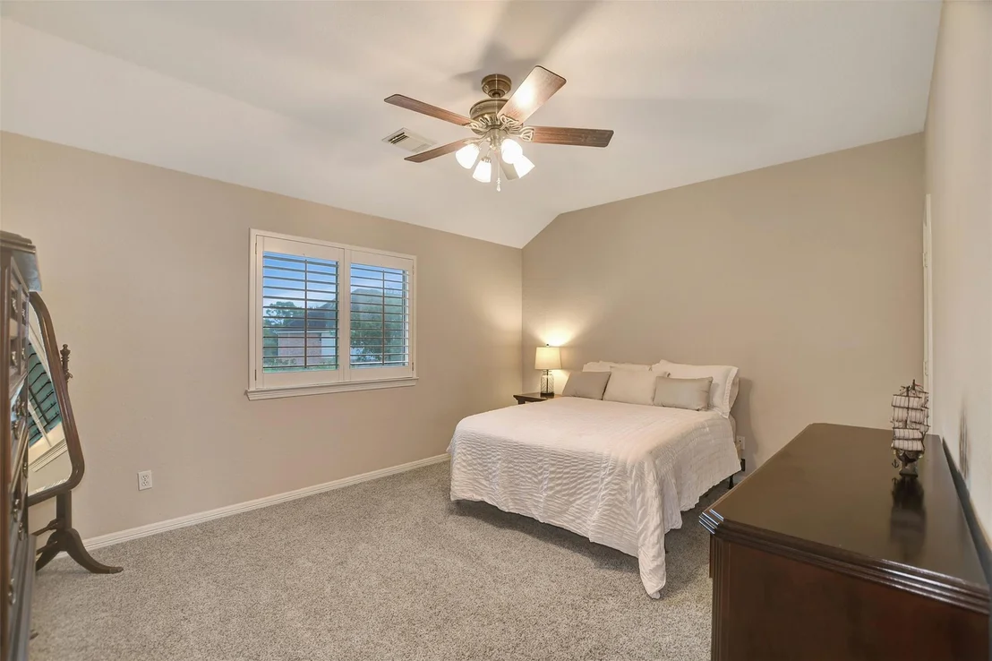 Photo of 15918 Lake Loop Drive