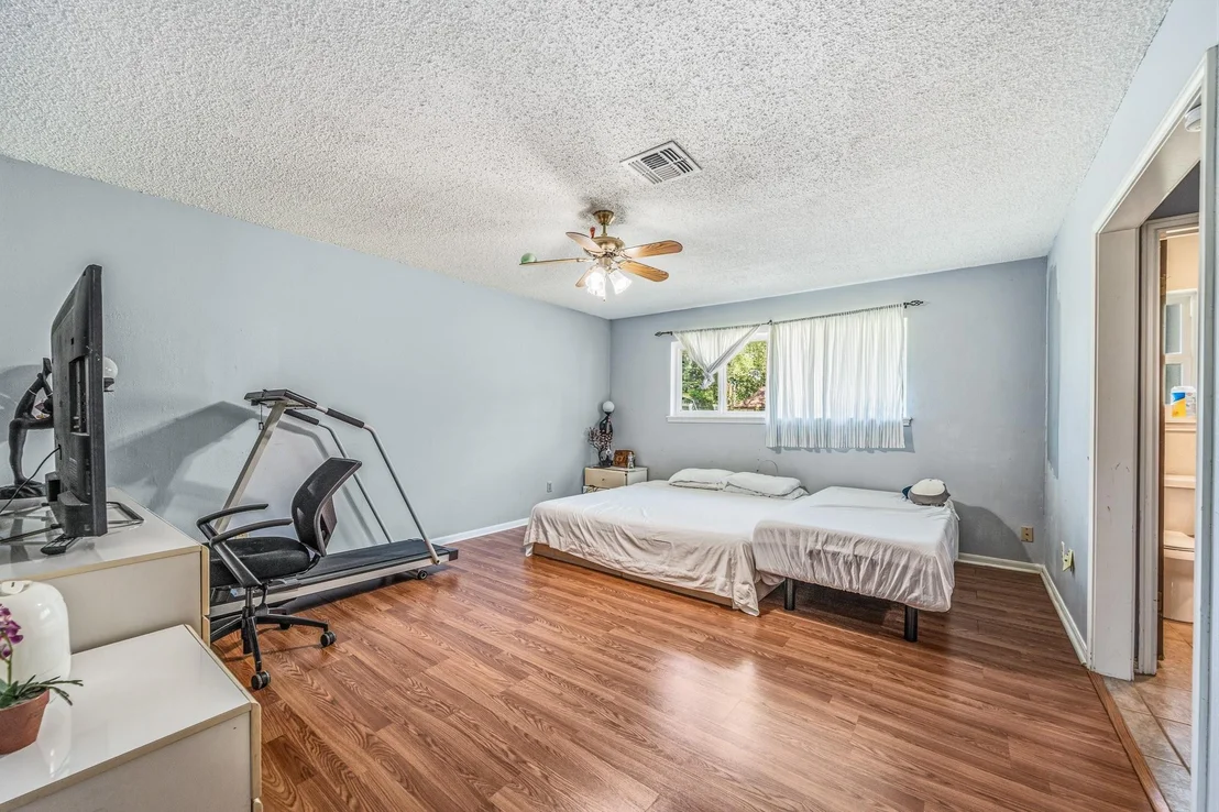 Photo of 12715 Oakfield Drive