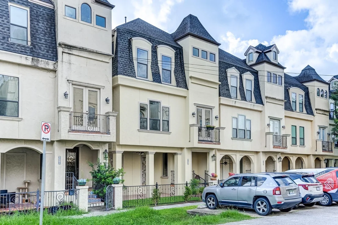 Photo of 2308 Couch Street