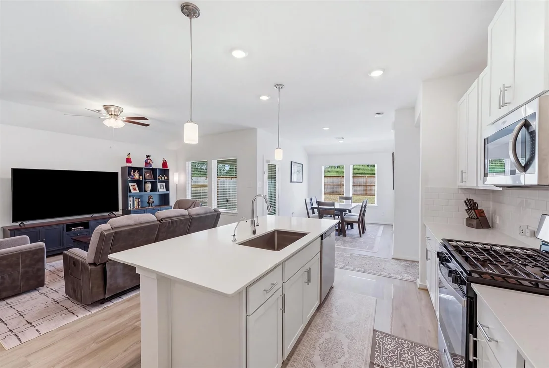 Photo of 16221 Parish Pointe Ct
