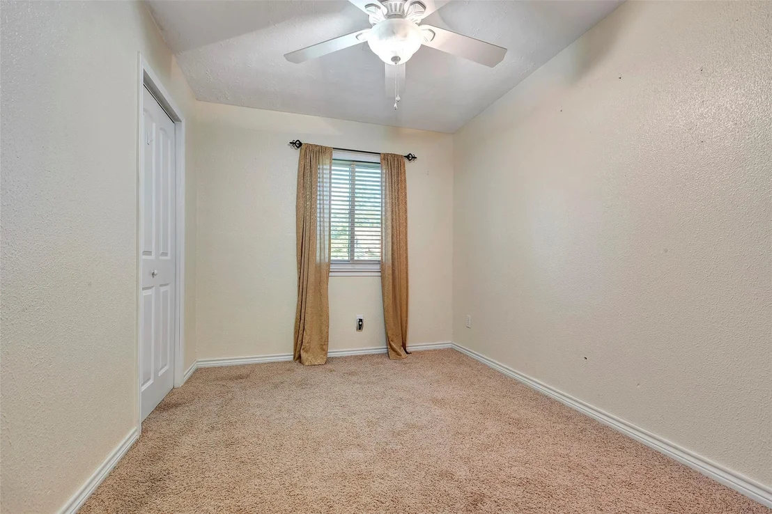 Photo of 302 Walnut Cove