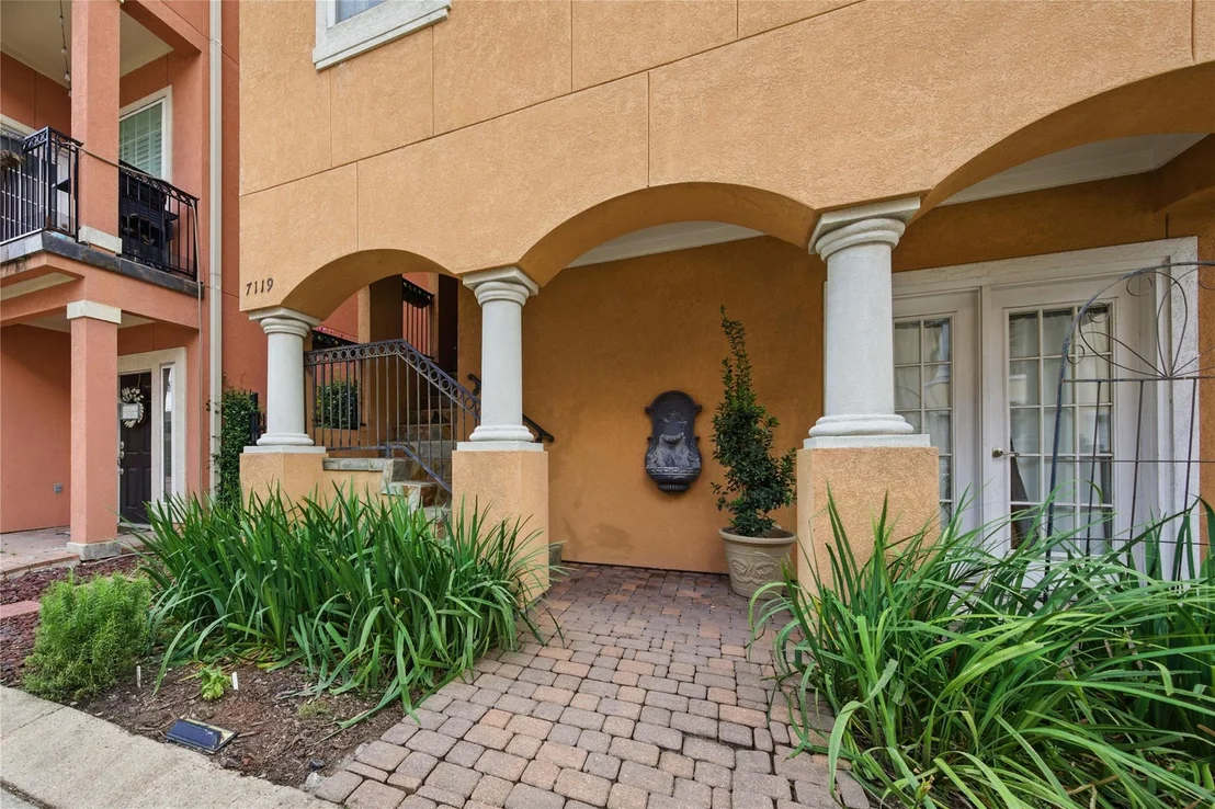 Photo of 7119 Laguna Villas