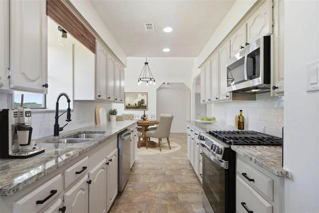 Photo of 931 Private Road 5140