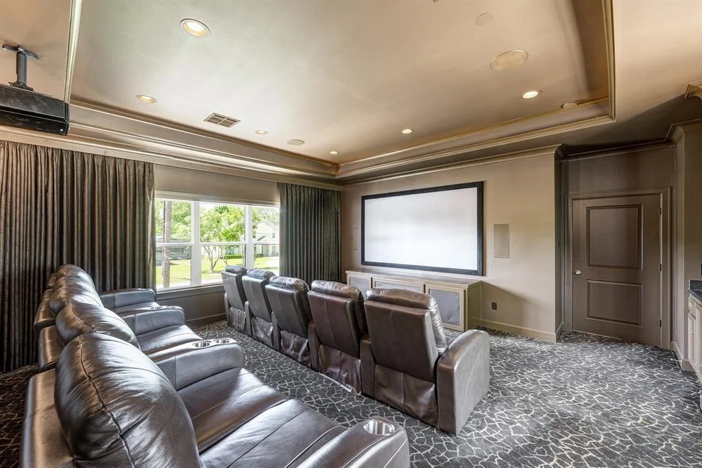 Photo of 702 Mulberry Lane