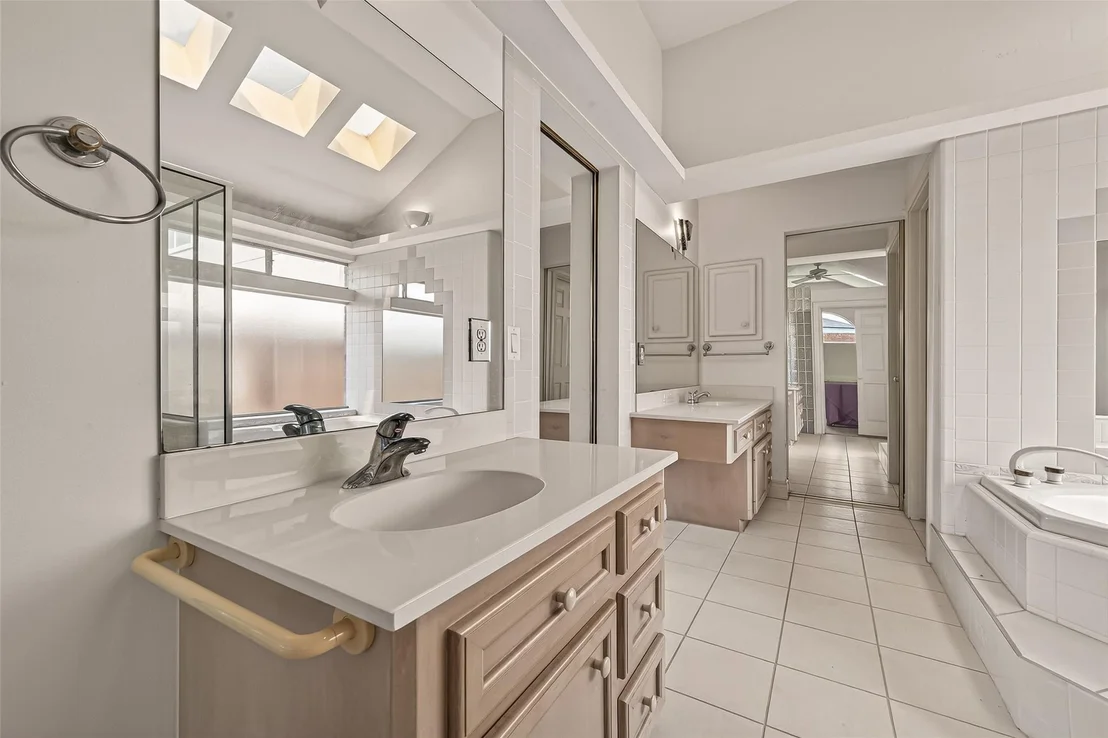 Photo of 5437 Loch Lomond Drive