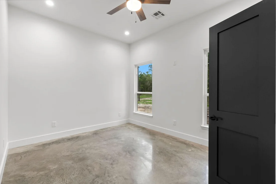 Photo of 393 Hanson Road