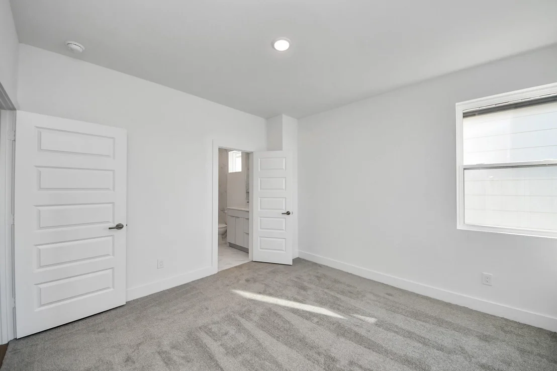 Photo of 2106 Diagonal Lane