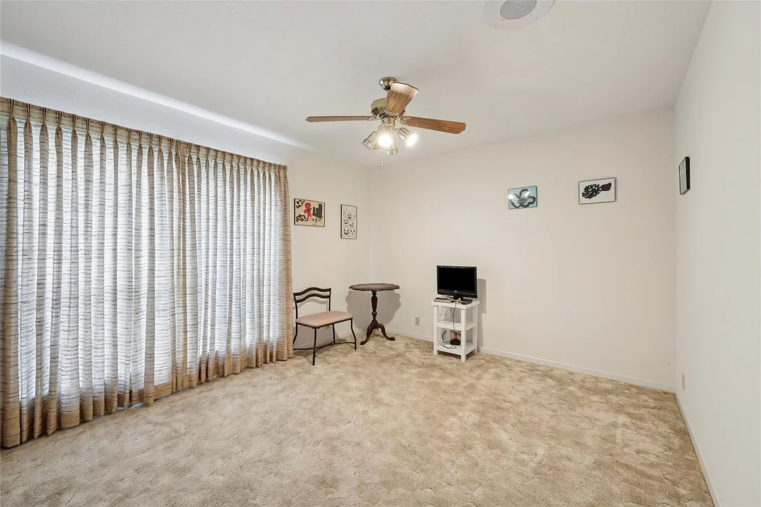Photo of 220 Broadmoor
