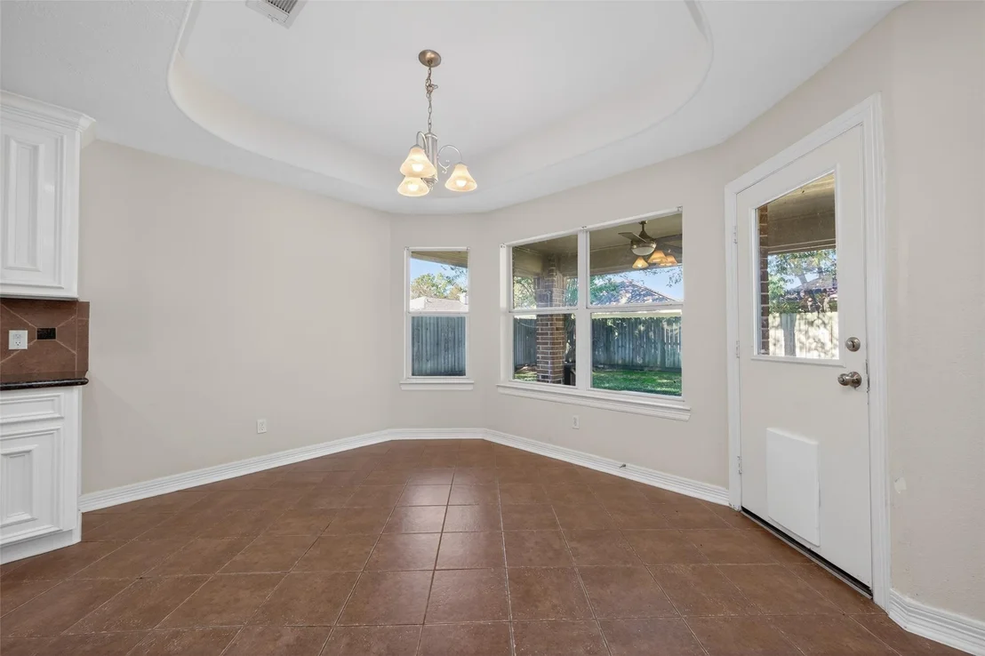 Photo of 3327 Willowbend Road