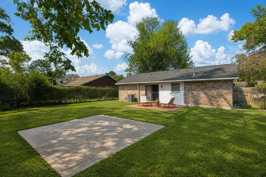 Photo of 9834 Denning Drive