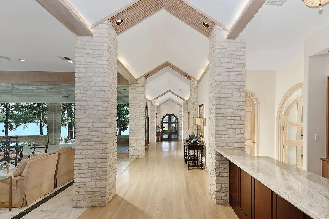 Photo of 13882 Longwood Drive