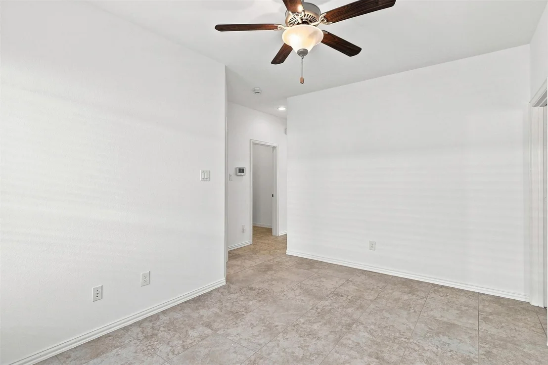 Photo of 637 Maple Point Drive E