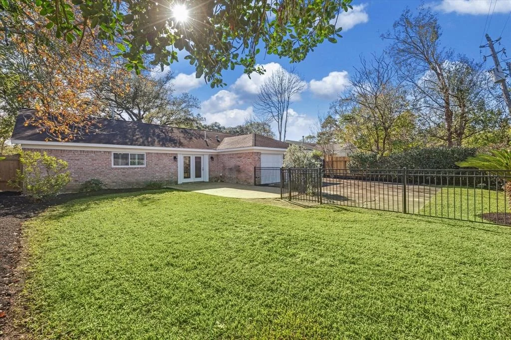 Photo of 9538 Meadowbriar Lane