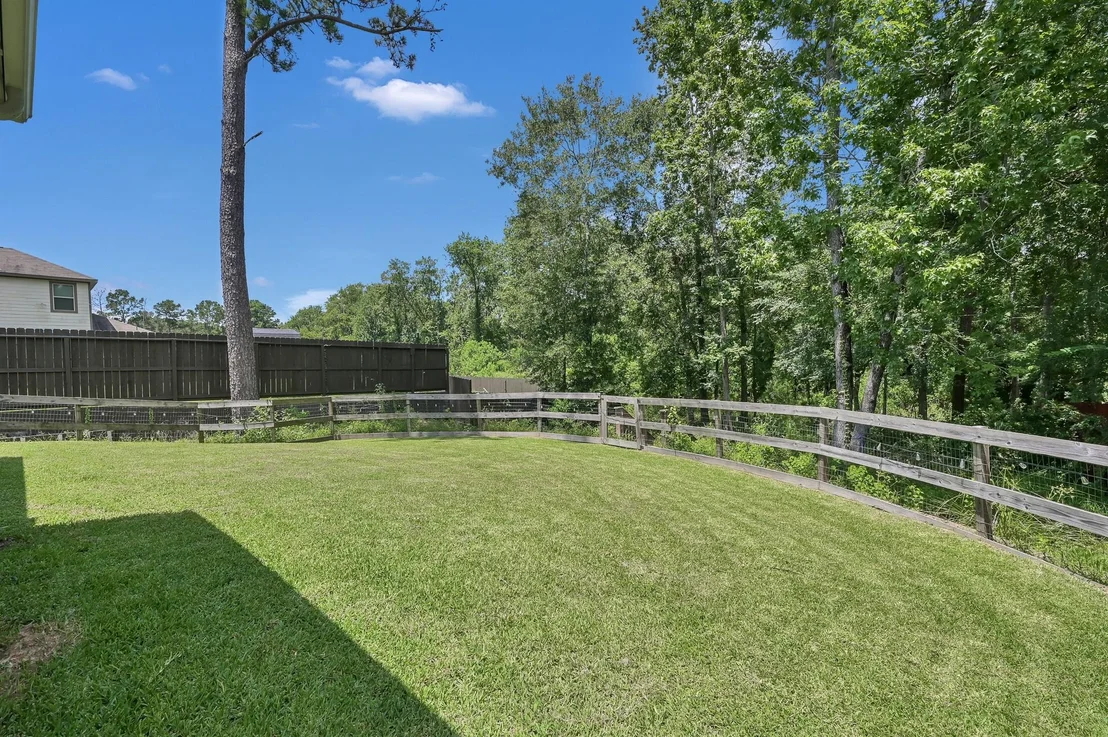 Photo of 2371 La Salle Woods