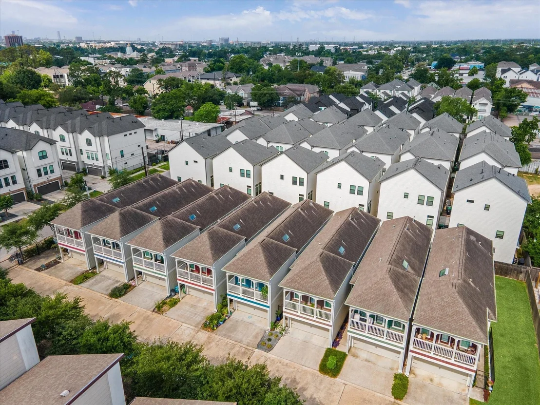 Photo of 3717 Oakroc Grv