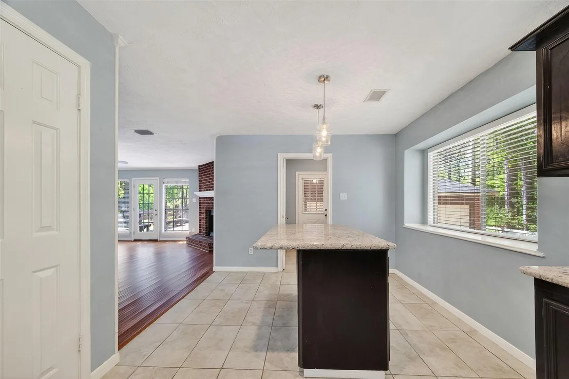 Photo of 1015 Oak Leaf Street