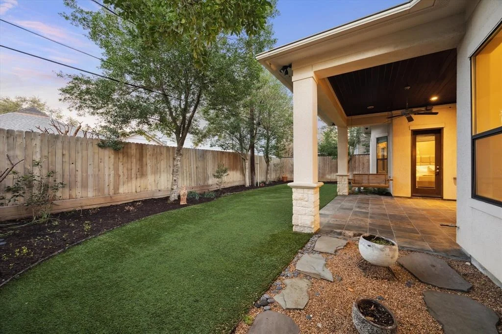 Photo of 2036 Addison Road