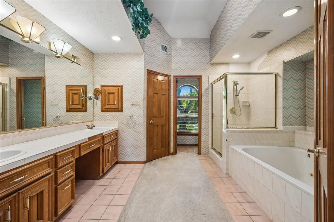 Photo of 1835 Raintree Circle