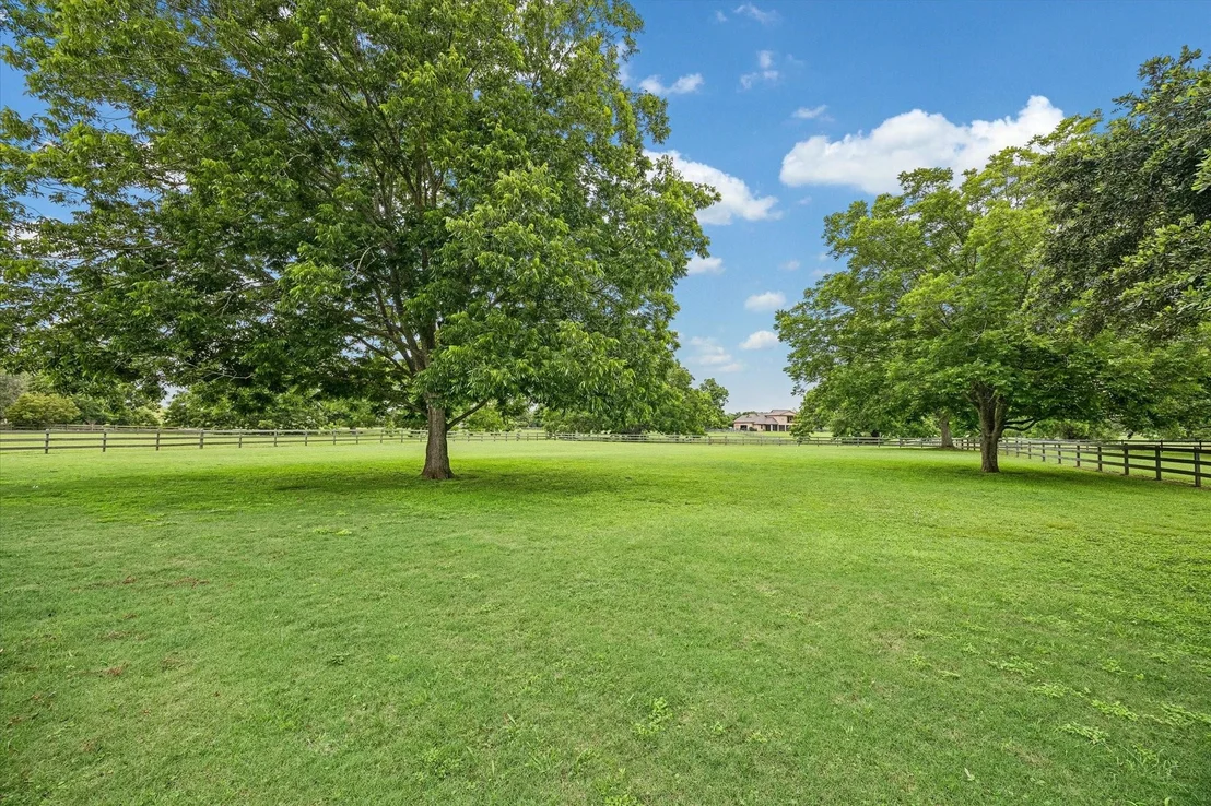 Photo of 32102 Fulbrook Commons