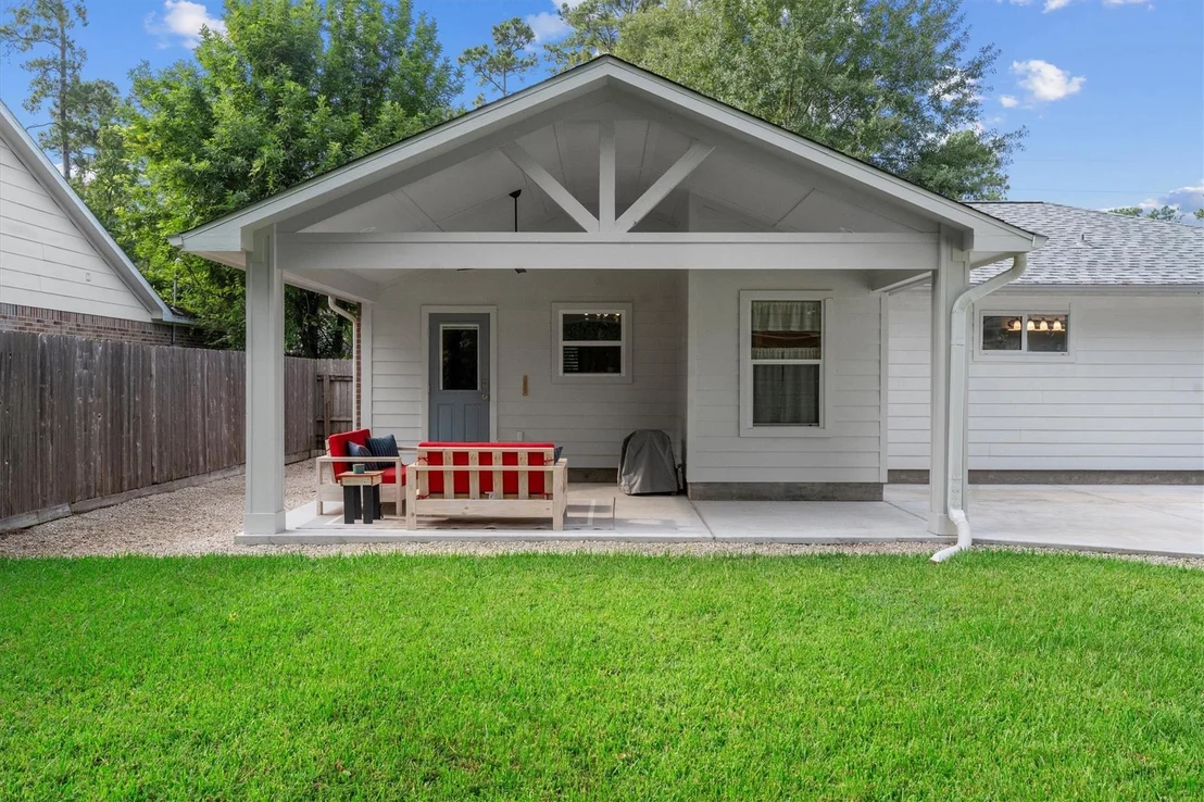Photo of 1512 Glen Oaks Drive