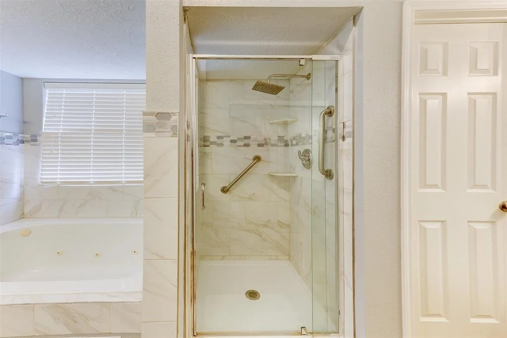 Photo of 1005 Glenview Drive