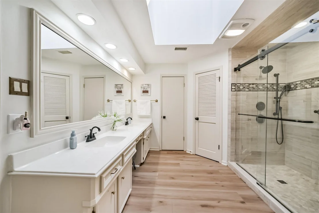 Photo of 7618 Hurst Forest Drive