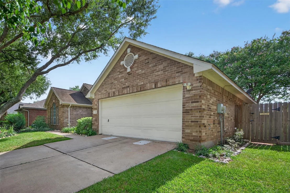Photo of 1015 Augusta Drive